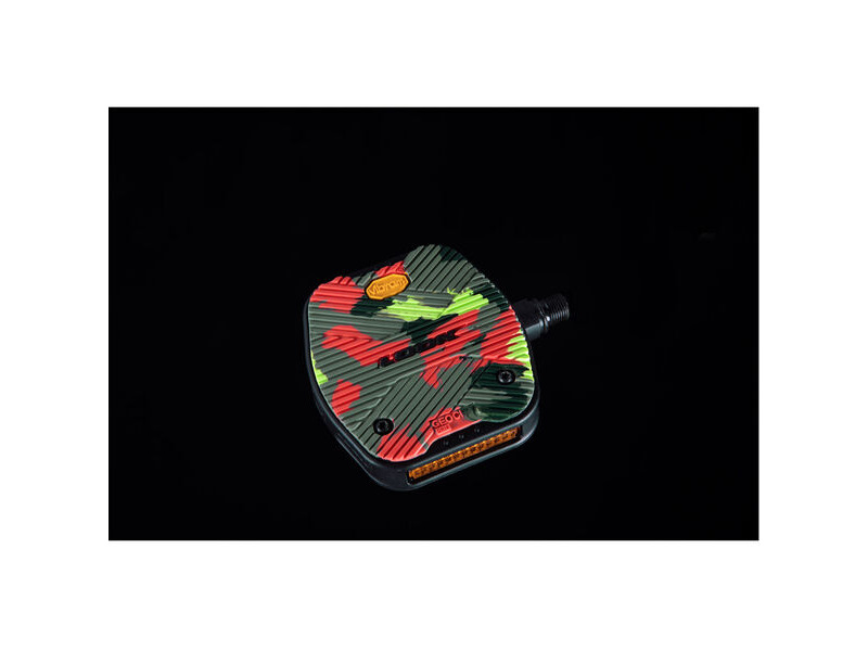 Look Geo City Grip Flat Pedal: Camo click to zoom image