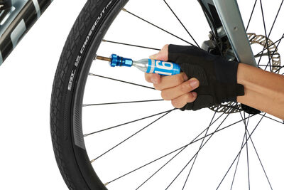 GIANT Control Blast Mini Pump with 16G CO2 click to zoom image
