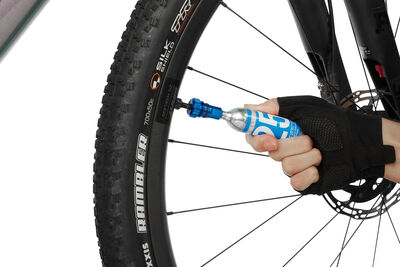 GIANT Control Blast Mini Pump with 25G CO2 click to zoom image