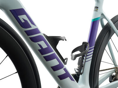 GIANT Propel Advanced 1 click to zoom image