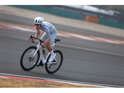 GIANT Pursuit Mips Helmet Matt Black Propel click to zoom image