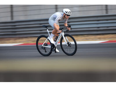 GIANT Pursuit Mips Helmet Matt Black Propel click to zoom image