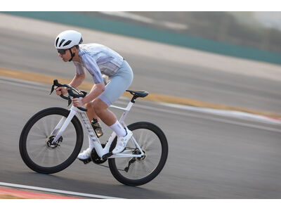 GIANT Pursuit Mips Helmet Matt White click to zoom image