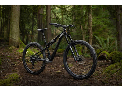 GIANT Stance Black click to zoom image