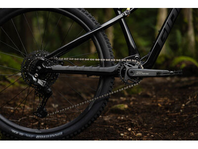 GIANT Stance Black click to zoom image