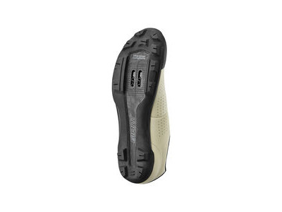 GIANT CHARGE 3 Warm Grey click to zoom image