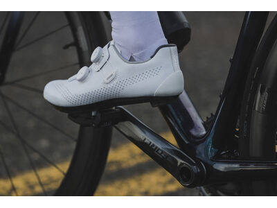 GIANT Surge Pro Shoe White click to zoom image