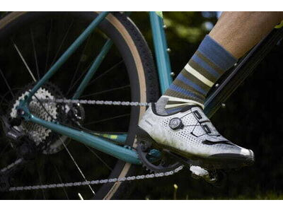 MADISON Roam Isoler Merino 4 Season Sock, ult mar blue / bone click to zoom image
