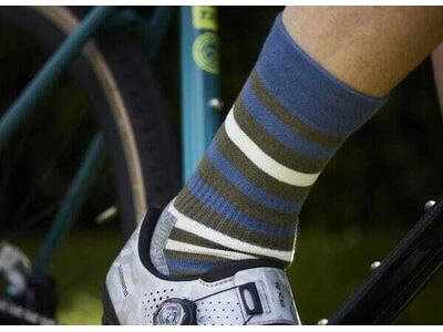 MADISON Roam Isoler Merino 4 Season Sock, ult mar blue / bone click to zoom image