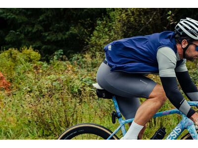 MADISON Freewheel Windproof Packable Gilet - men's - ink navy click to zoom image