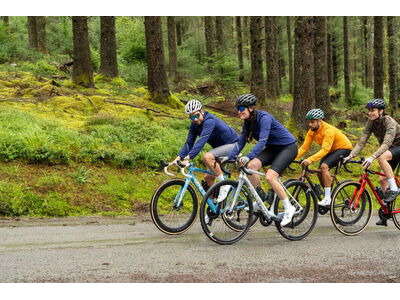 MADISON Freewheel Windproof Packable Jacket - women's - mango orange click to zoom image
