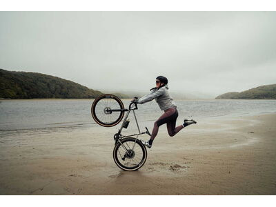 MADISON Roam DWR Legging - women's - mineral pink / grey click to zoom image